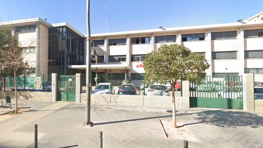 La profesora agredida por un alumno en un instituto de Xirivella, de baja médica: "Tengo pánico"