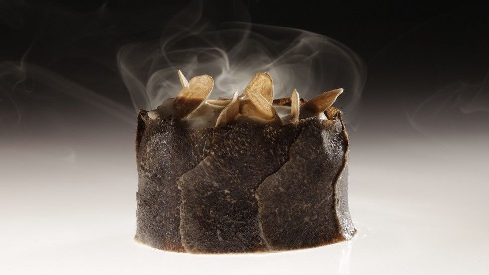 Suflé de trufas inspirado en Dalí y Gaudí en el Celler de can Roca