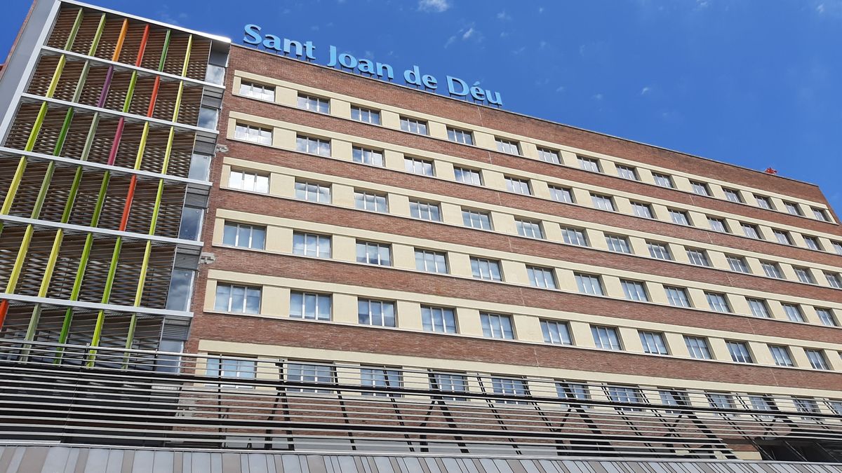 Fachada del Hospital Sant Joan de Déu de Barcelona donde se ha aplicado en menores esta novedosa técnica genética