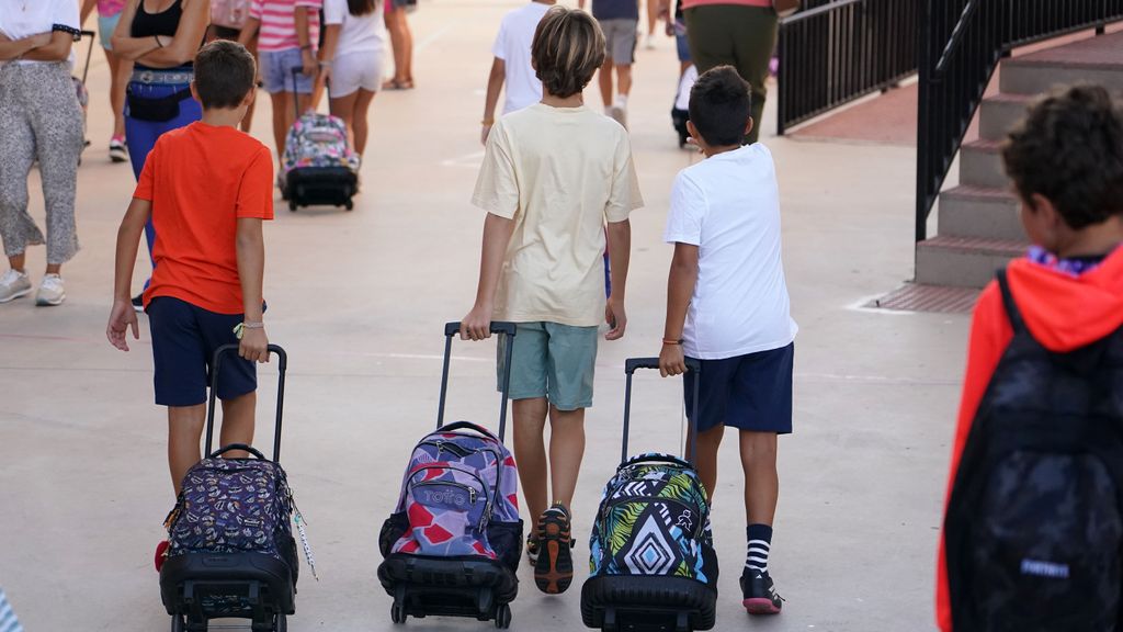 Educación ha remitido a los sindicatos el borrador del calendario del próximo curso escolar 2024/25 en Galicia