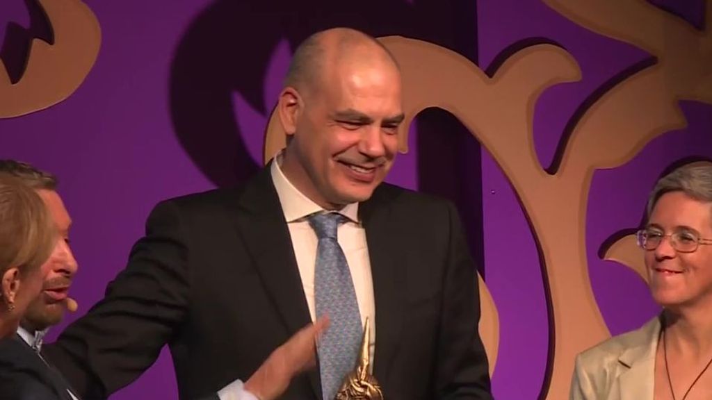 Nacho Abad, galardonado con el premio Cofrade de la Comunicación Ciudad de Marbella: "Lo recojo yo pero es de mi equipo"
