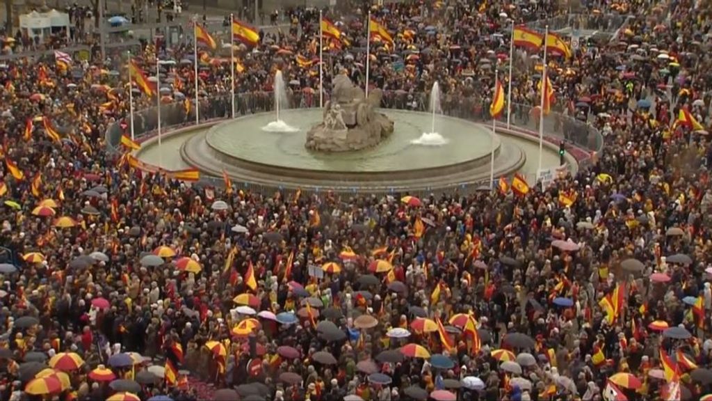 Miles de personas se manifiestan en Madrid contra al amnistía