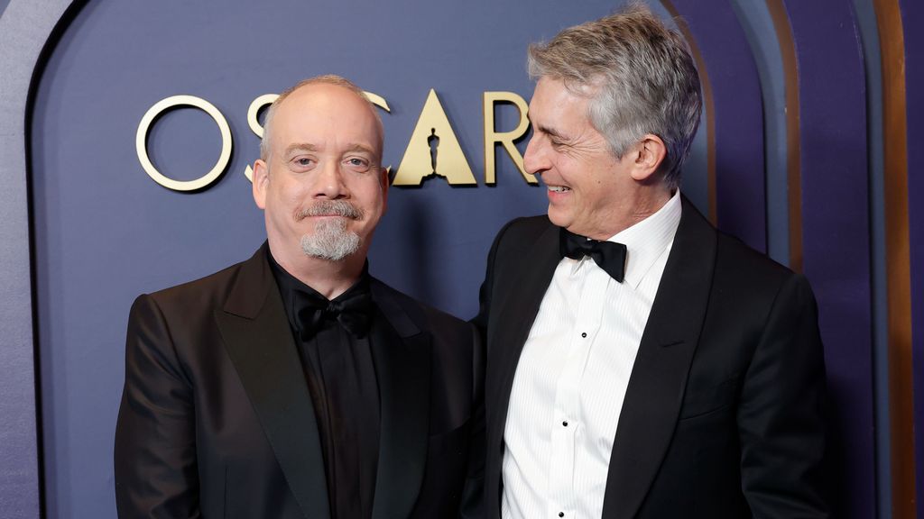 Paul Gimatti y Alexander Payne, director de 'The Holdovers'. Pase lo que pase, Giamatti se merece un Oscar hace mucho.