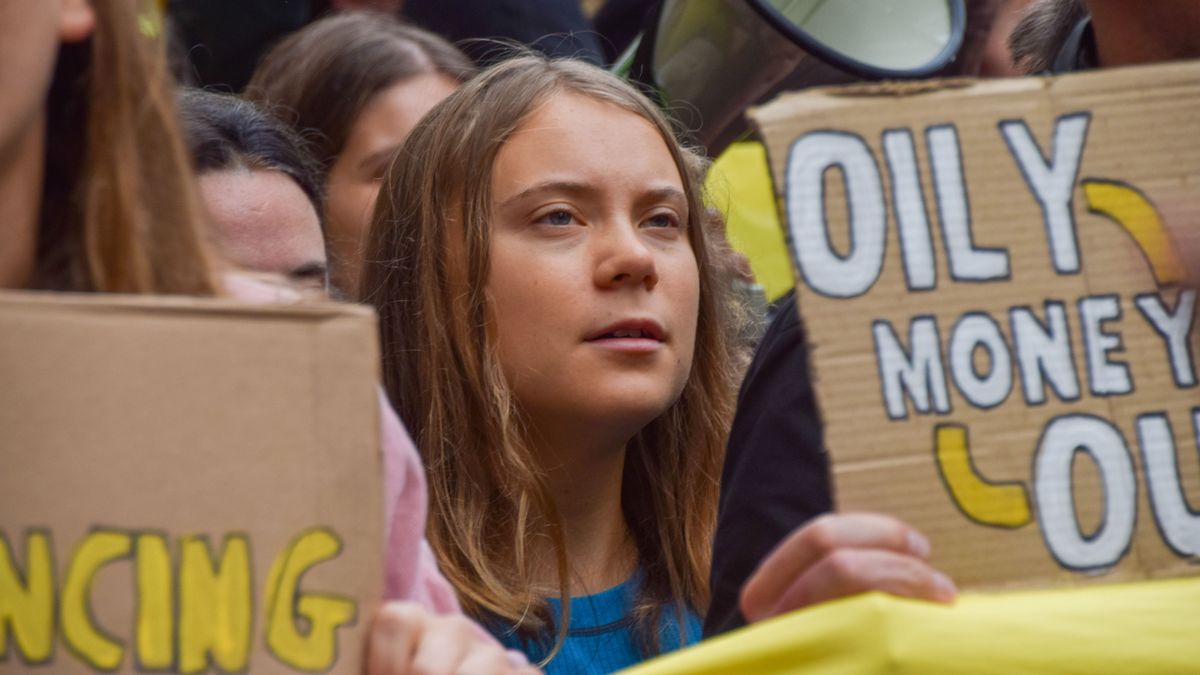 Activistas por el clima, liderados por Greta Thunberg, bloquean el Parlamento de Suecia: “Ya estamos hartos”