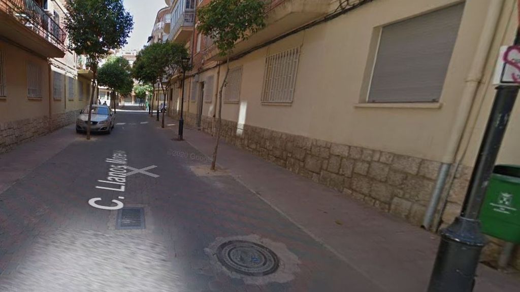 Calle Llanos Moreno, de Albacete, donde han hallado al hombre sin vida atrapado en una alcantarilla
