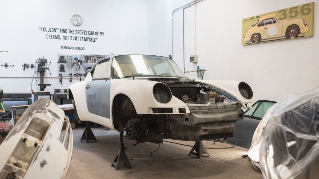 La carrocería de un Porsche, desmontada