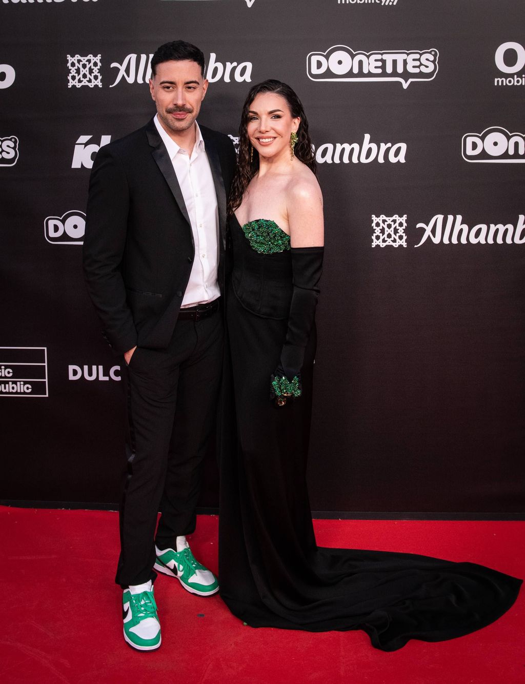 Inés Hernand y su novio, Guillermo Camacho, en los Premios Ídolo