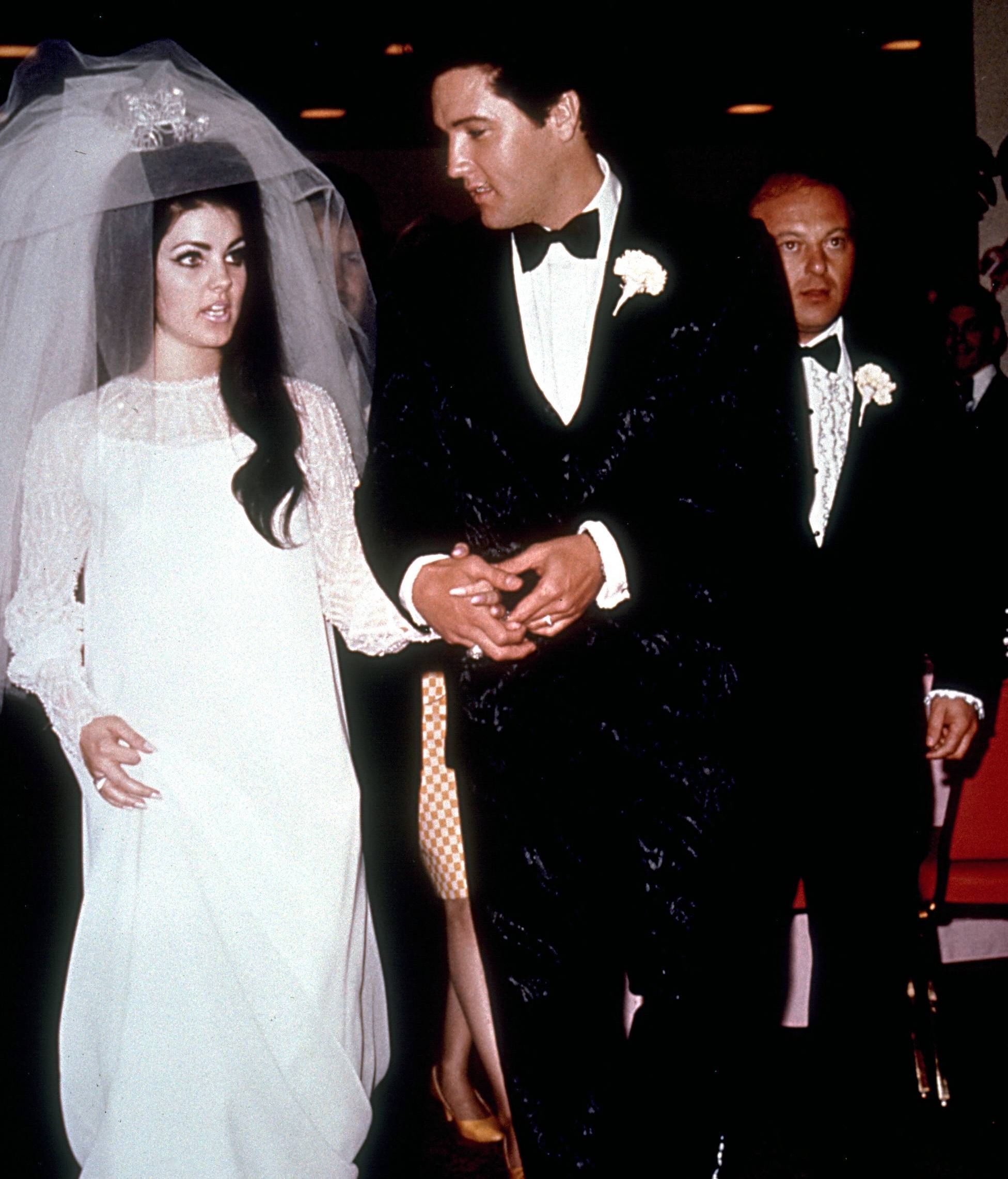 Los novios el día de su boda. FUENTE: Cordonpress
