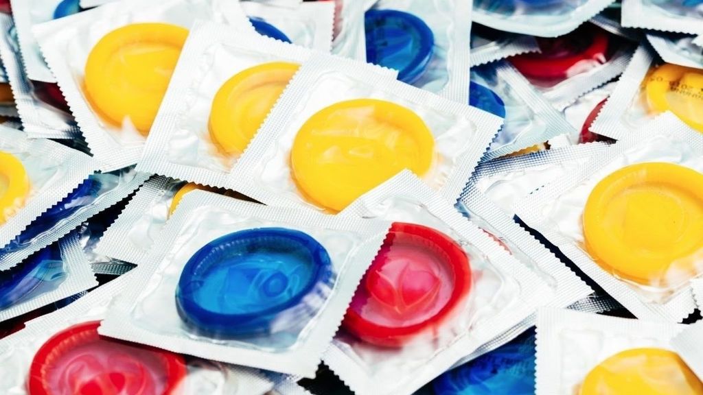 Preservativos gratis para los jóvenes: ¿por qué suben las infecciones de transmisión sexual?