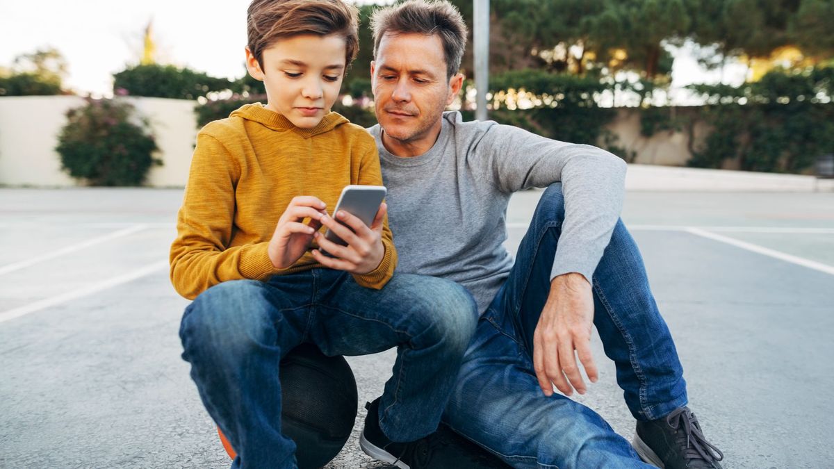 Tu hijo es rentable: ¿por qué las redes sociales quieren atraer a los menores?