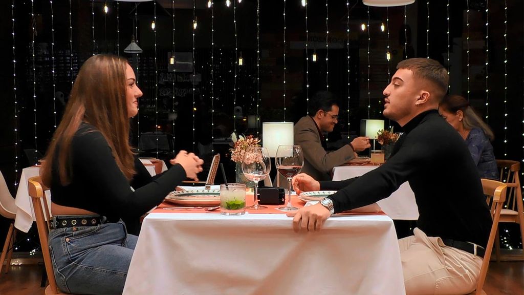 Alba alucina al saber que su cita de ‘First Dates’ lee a Federico García Lorca: “Qué culto, yo soy una paleta”