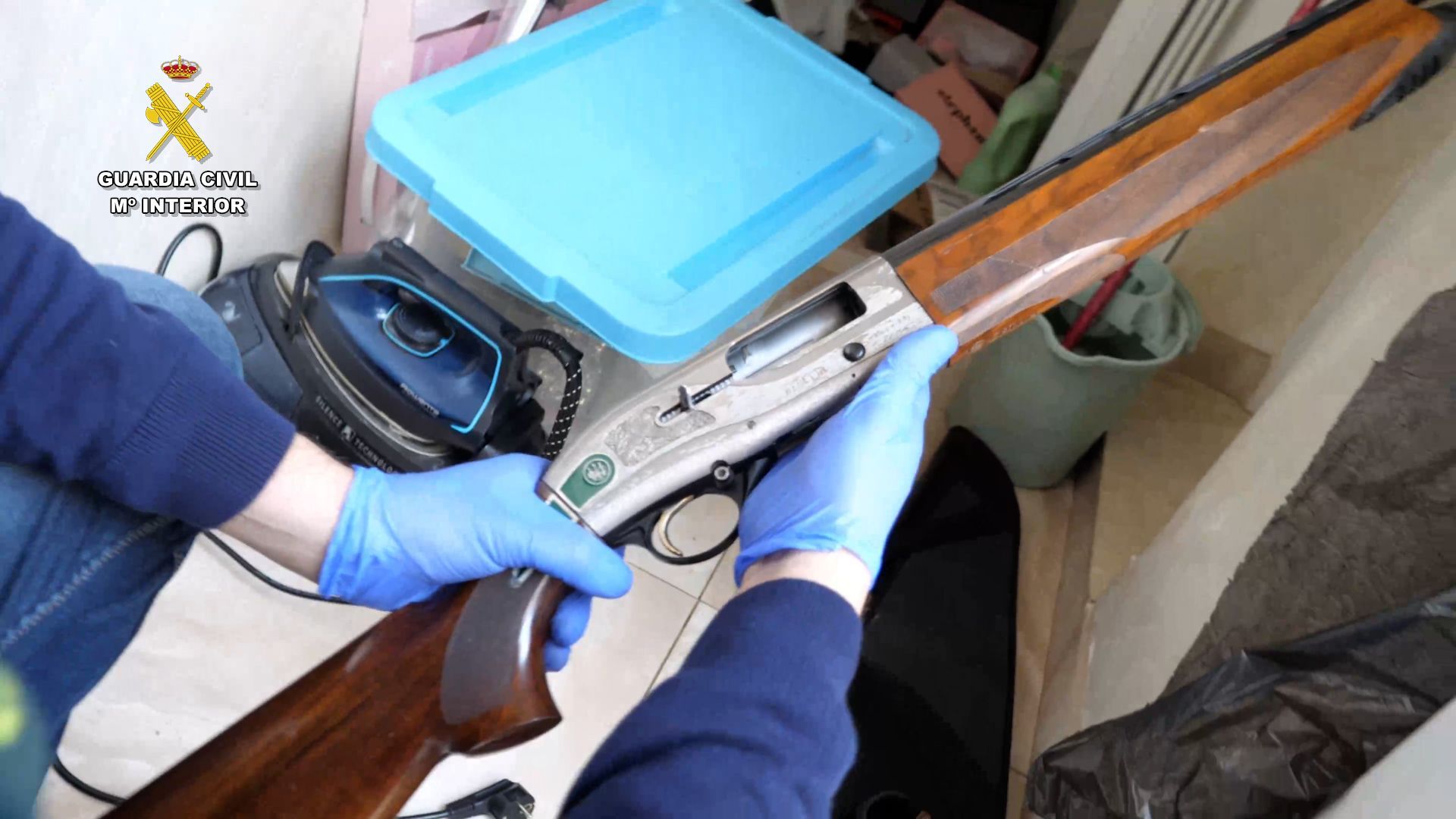 Escopeta robada que tenía la red de 'teledroga'