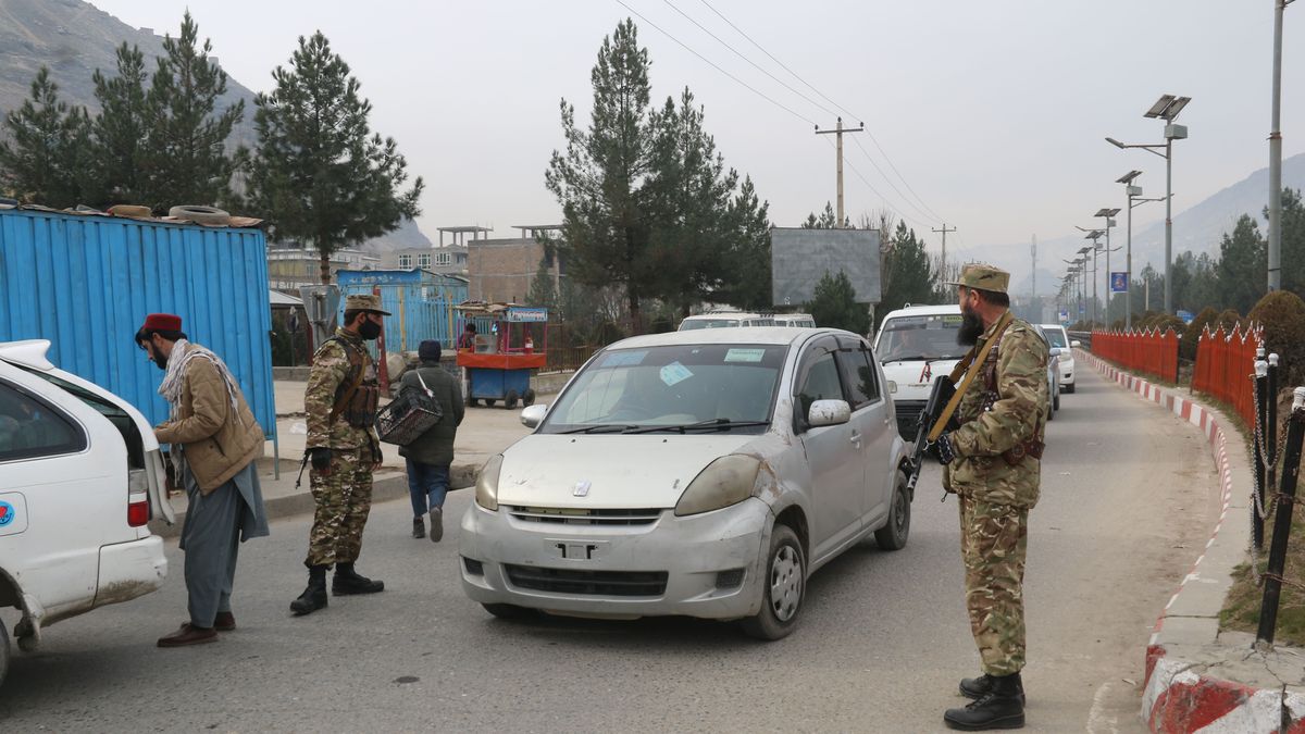 Una colisión entre un autobús y un camión de gasolina deja 21 muertos y 38 heridos en Afganistán