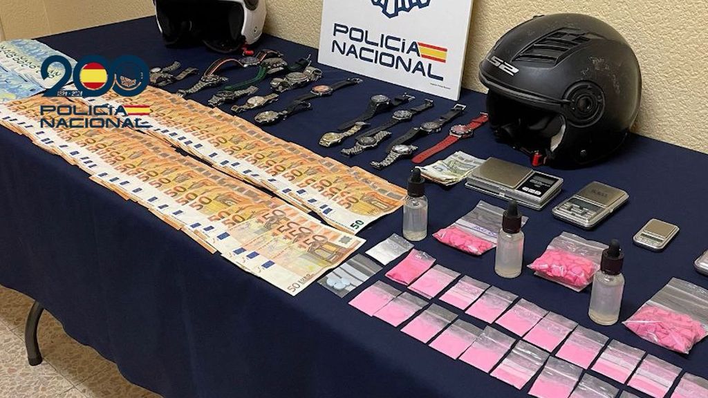 Dinero, relojes y droga intervenidos por la Policía Nacional