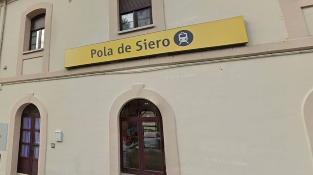 Estación de Pola de Siero, donde una menor dio a luz el domingo en 10 minutos
