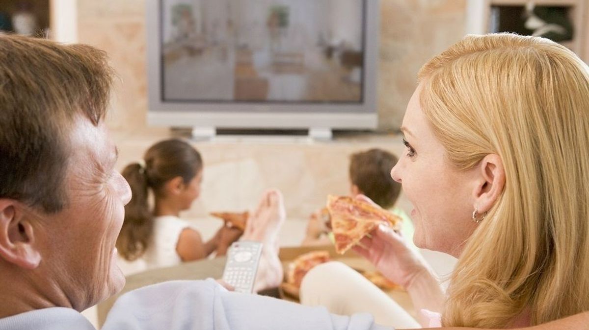Los niños y adolescentes españoles, muy expuestos a publicidad televisiva de alimentos y bebidas poco saludables