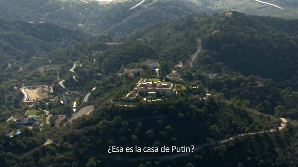 ‘Callejeros’ disfruta de Marbella desde un helicóptero y sobrevuela la supuesta casa de Putin, valorada en 500 millones de euros