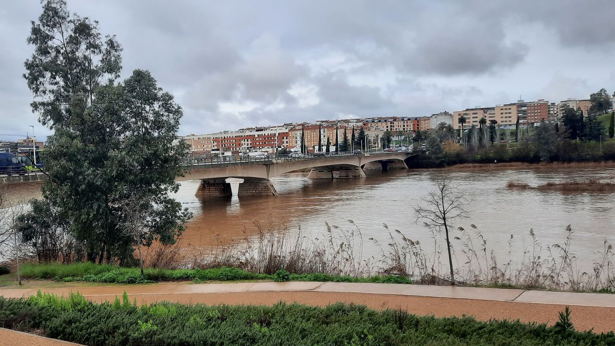 El río Guadiana a su paso por Badajoz