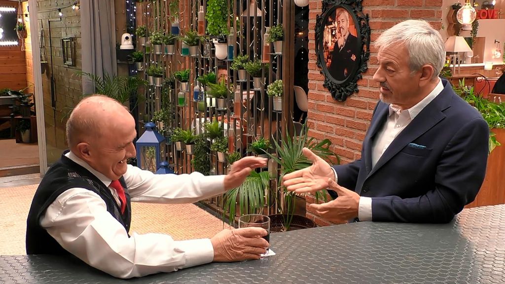 Manuel, de ‘First Dates’, tiene un listado de sus conquistas: “Las tengo venezolanas, colombianas, africanas…”