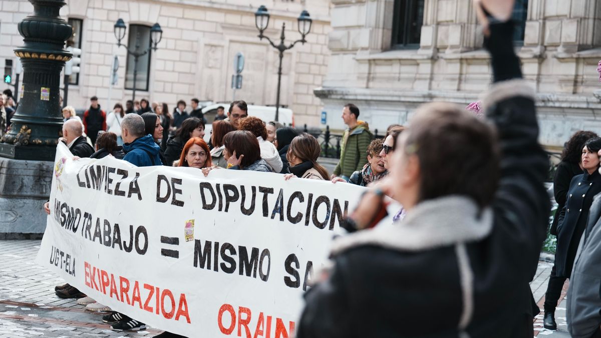 Protesta ante la Diputación de Bizkaia durante la última huelga del sector público vasco, el pasado 12 de marzo