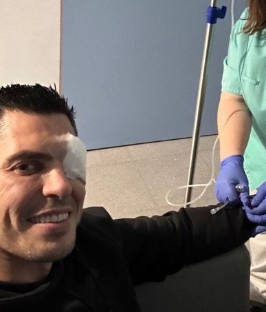 Carlos Rubí sufre un accidente durante su hospitalización y necesita ser operado