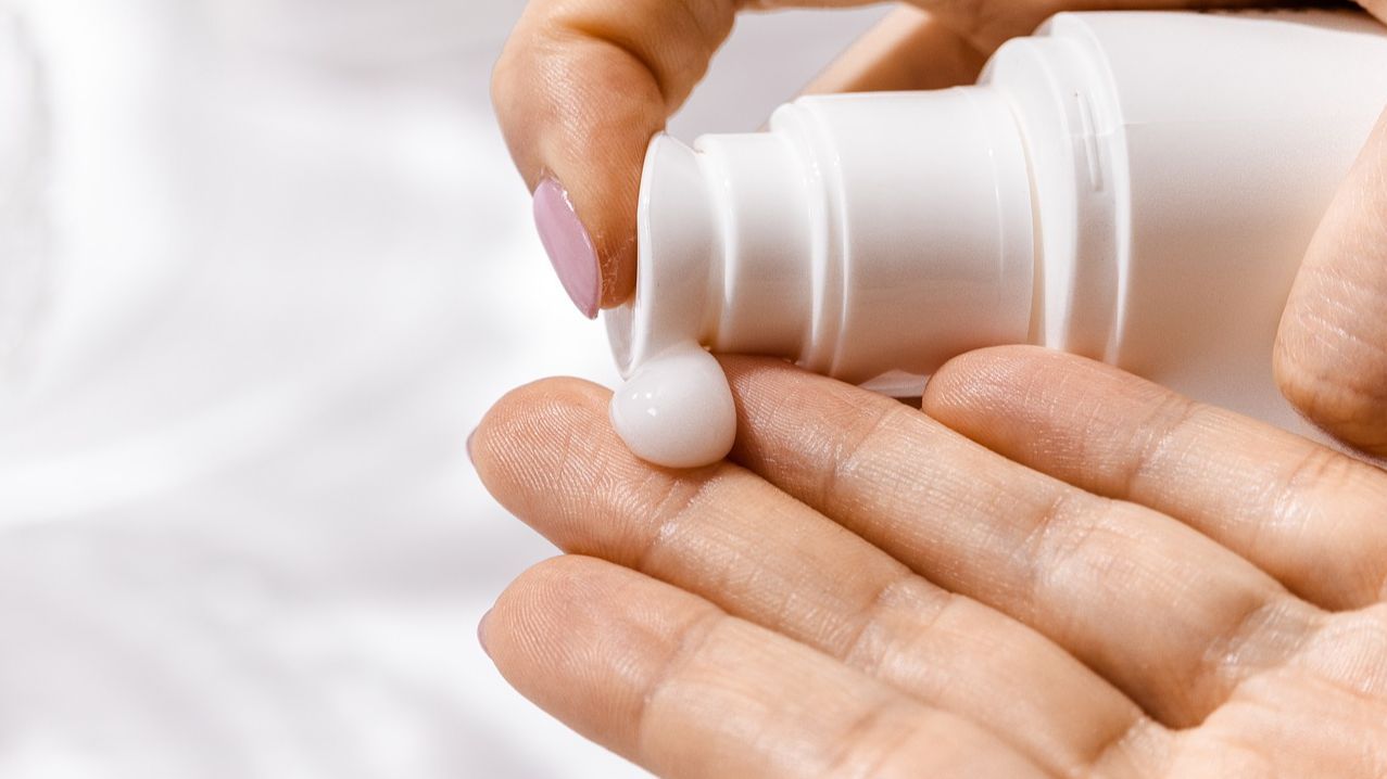 Las mentiras en las etiquetas de estos cosméticos son destapadas por la OCU
