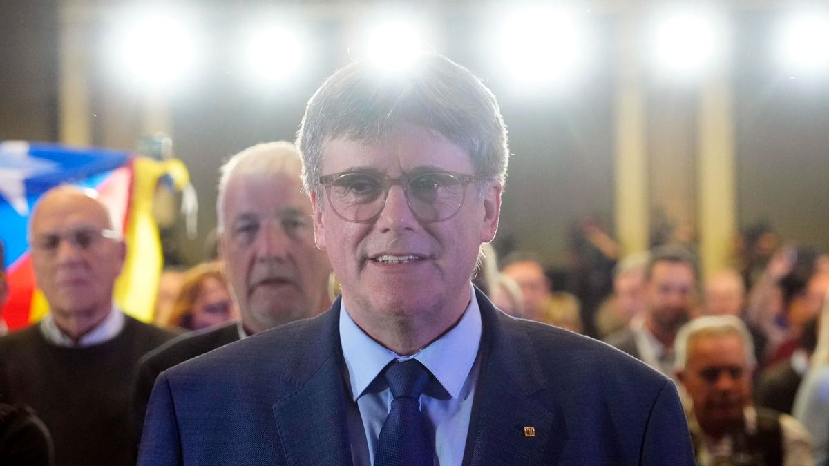 Puigdemont concurrirá a las elecciones del 12M para lograr su "restitución" como president