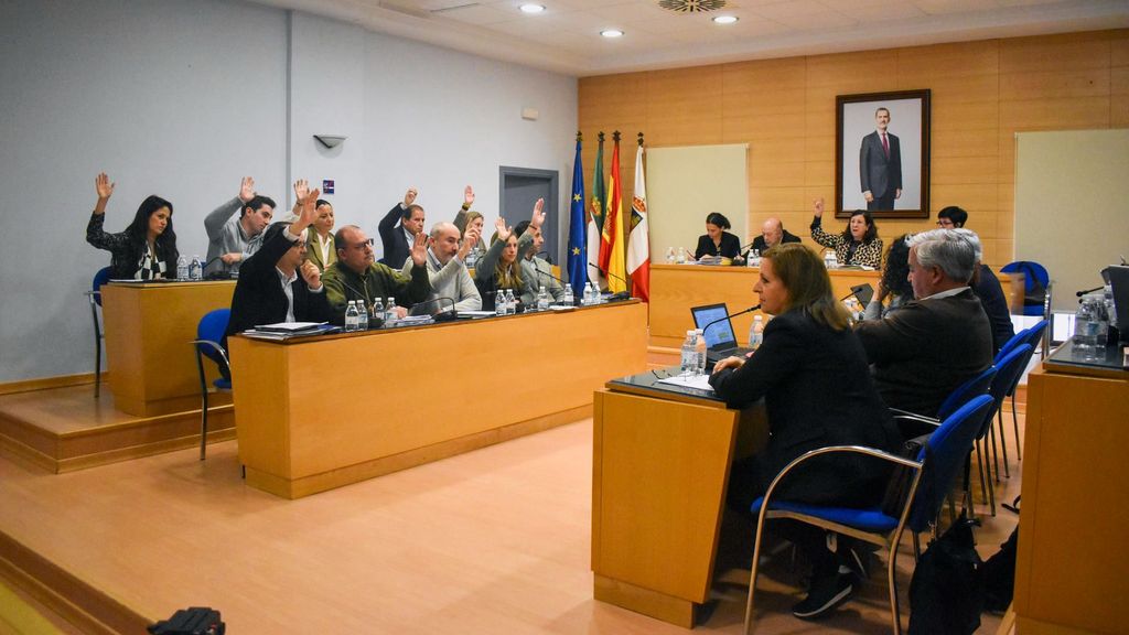 El pleno del Ayuntamiento de Don Benito rechaza retomar el proceso de fusión con Villanueva de la Serena