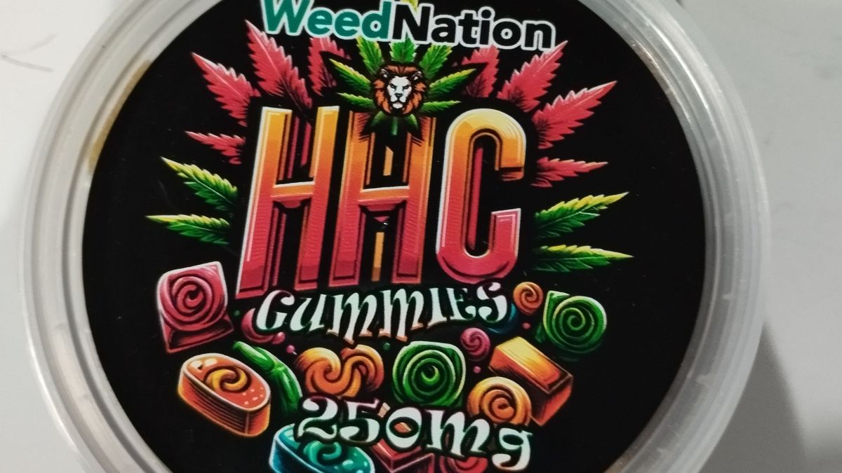 Envase de "Gummies HHC 250 mg" de la marca Weed Nation