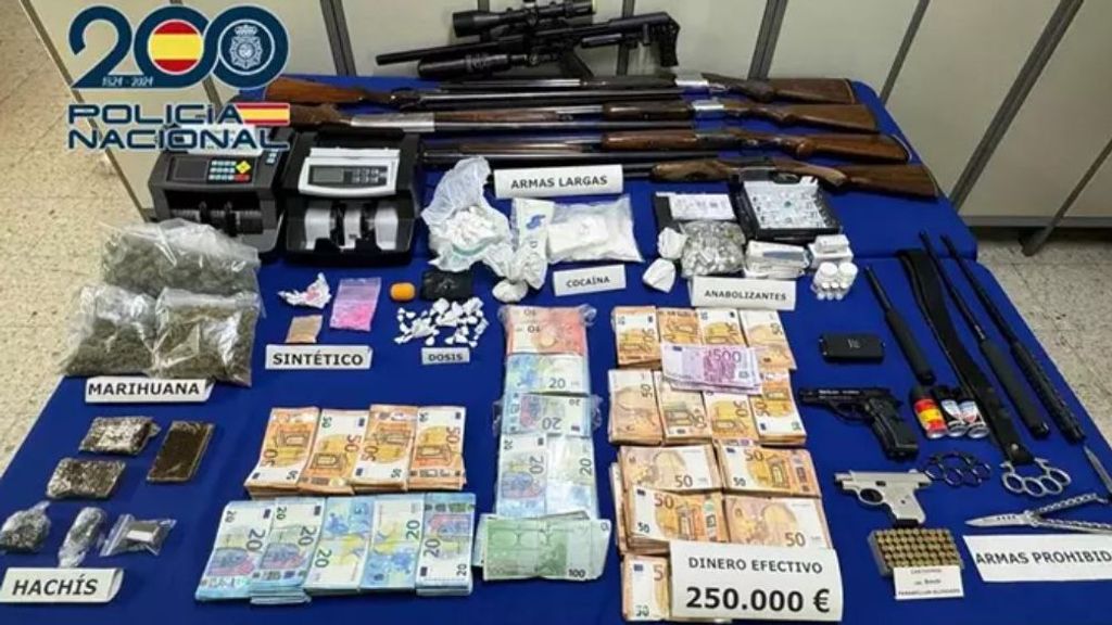 Armas, drogas y dinero en efectivo intervenido