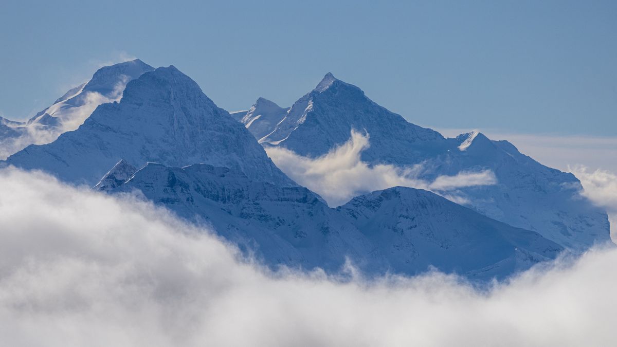 Dos muertos en una avalancha durante un viaje de esquí en los Alpes de Suiza