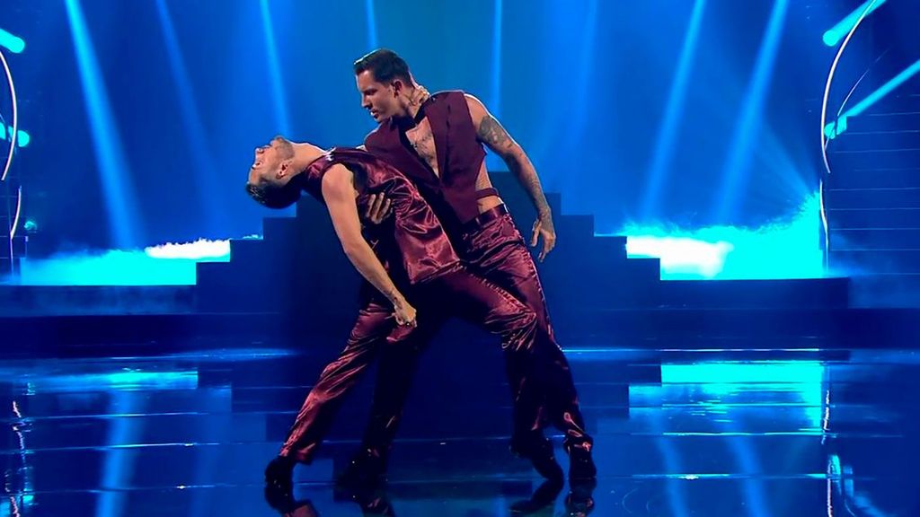 El "mete y saca" de Jonan Wiergo y David Díaz con el tango argentino logra sus primeros dieces Bailando con las estrellas 2024 Top Vídeos 134