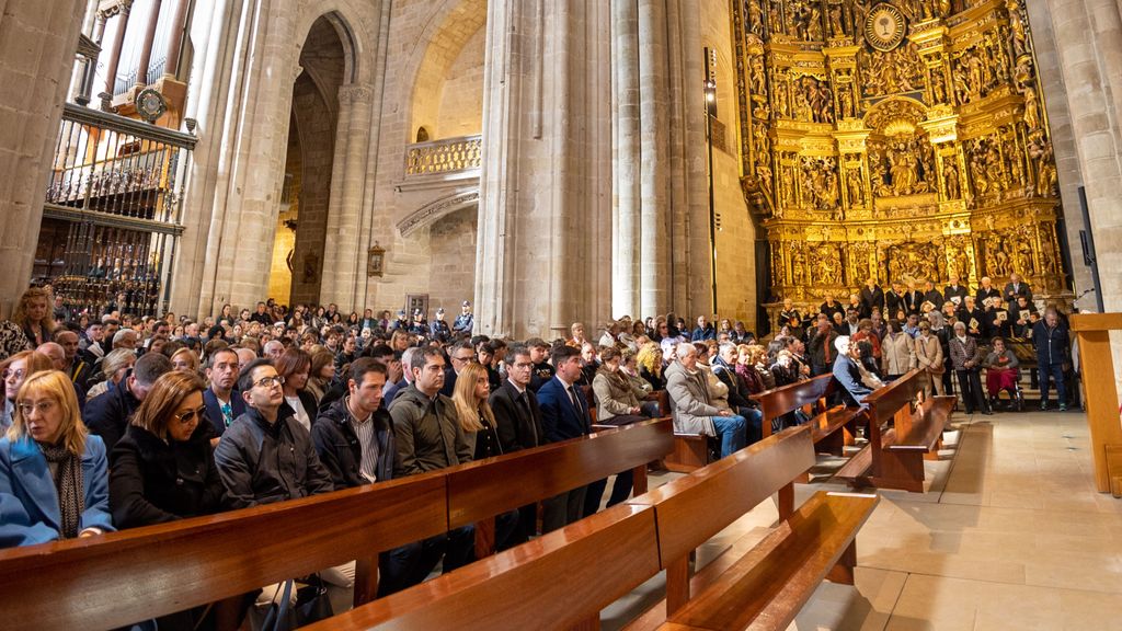 El presidente de La Rioja, Gonzalo Capellán, asiste a al funeral en memoria de joven Javier Márquez