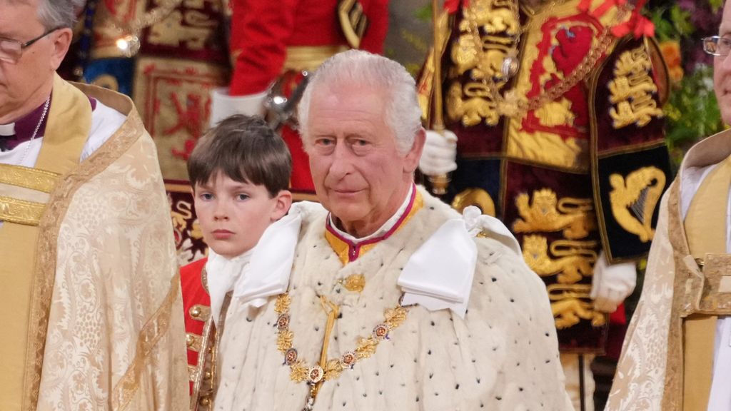 Carlos III el día de su coronación. FUENTE: Cordonpress