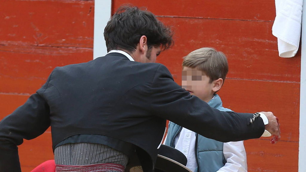 El cariñoso gesto de Cayetano Rivera con su sobrino Curro (Imagen: Cordon Press)