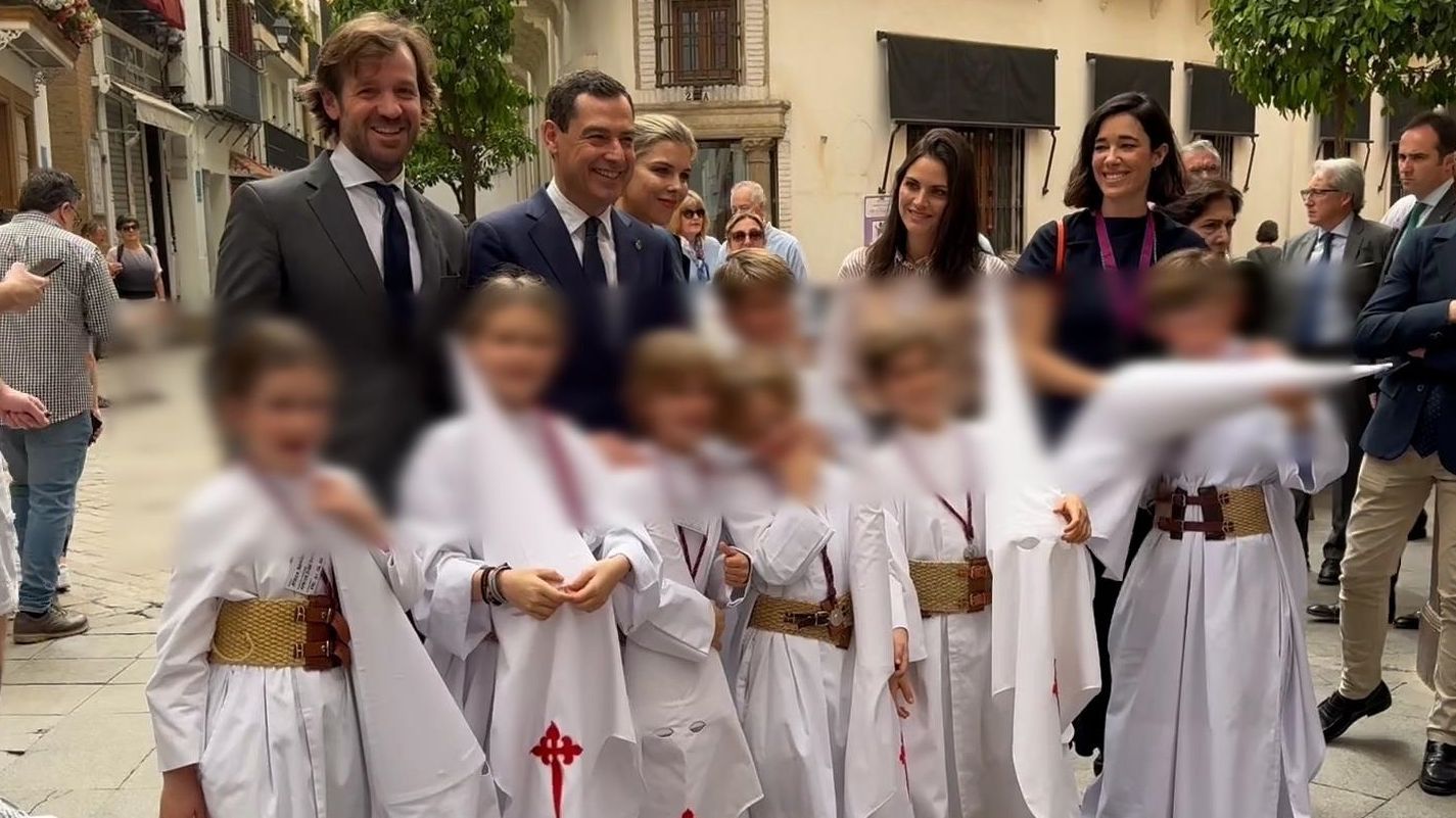 El tradicional posado familiar de Rosauro Varo y Amaia Salamanca.