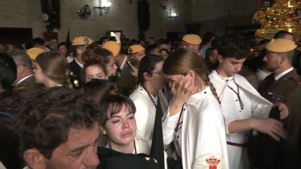 La lluvia deja una jornada de desconsuelo y lágrimas en Andalucía por las procesiones canceladas