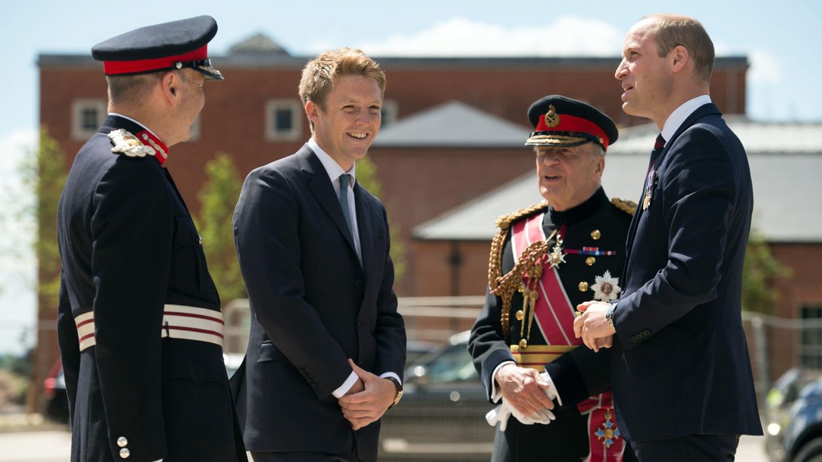 El duque de Westminster junto al príncipe Guillermo de Inglaterra.