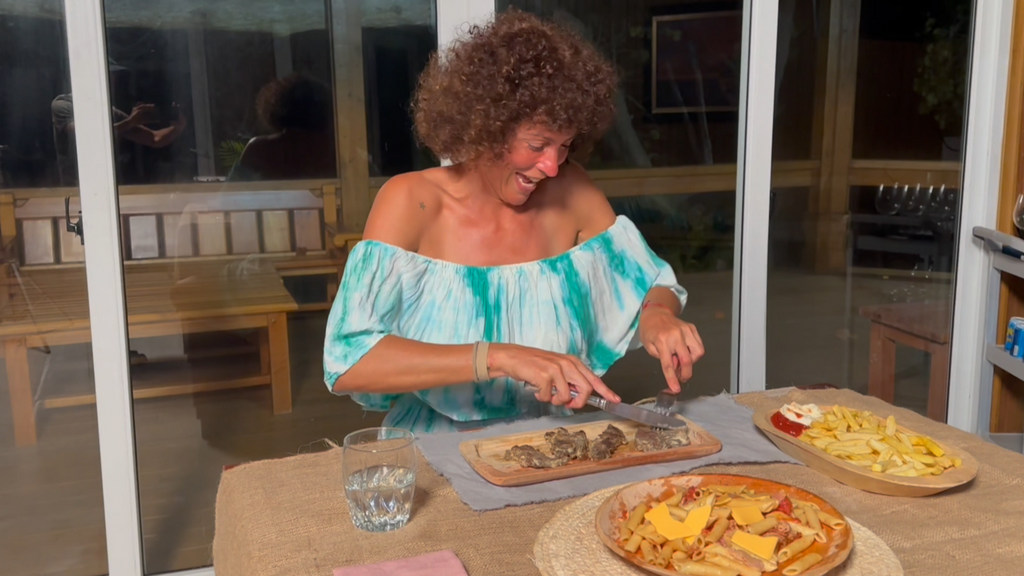 Rocío Madrid disfruta de su primera comida tras 'Supervivientes'