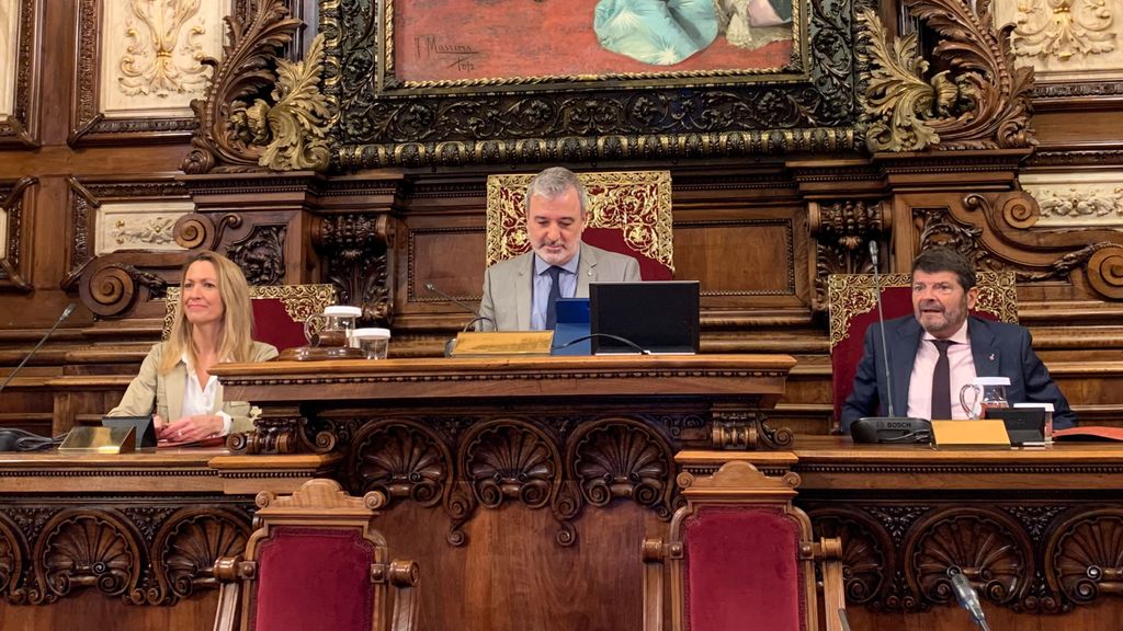 El alcalde de Barcelona, Jaume Collboni, en el pleno extraordinario de este miércoles en el que ha perdido la moción de confianza