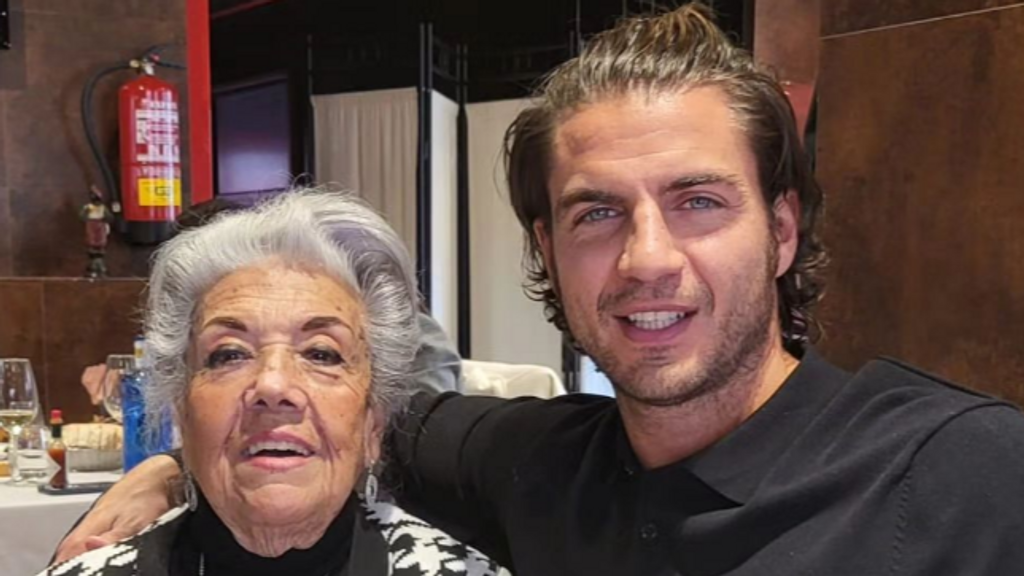Maxi Iglesias homenajea a su abuela Rosa que ha fallecido recientemente con una carta (Imagen Instagram: @maxi_iglesias)