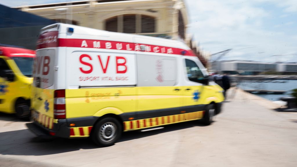 Un equipo médico se traslado hasta la zona para estabilizar al conductor del patinete por un traumatismo craneoencefálico