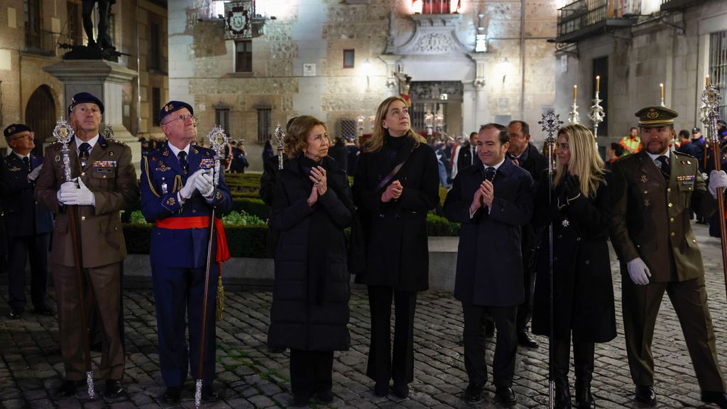 La reina Sofía y la infanta Elena asisten a la procesión del Cristo de los Alabarderos de Madrid