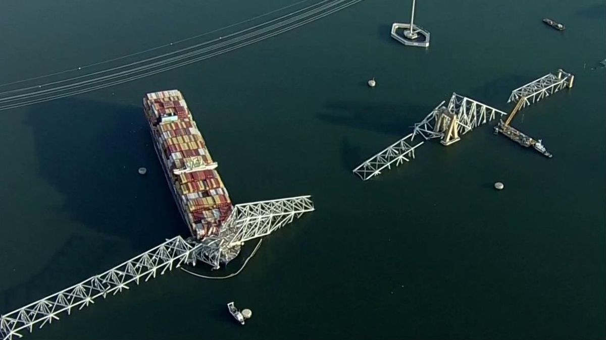 Puente de Baltimore: a contrarreloj para abrir un canal de 350 metros y reanudar el trafico fluvial