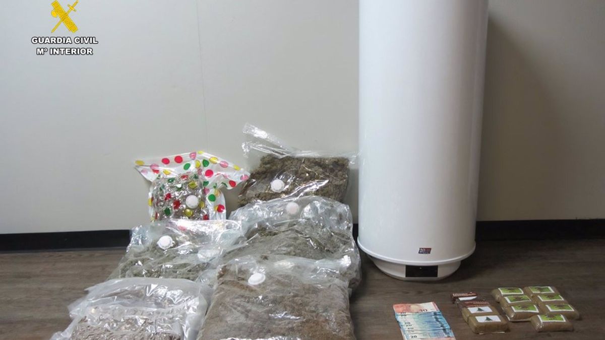 Marihuana y hachís incautados dentro de un calentador eléctrico