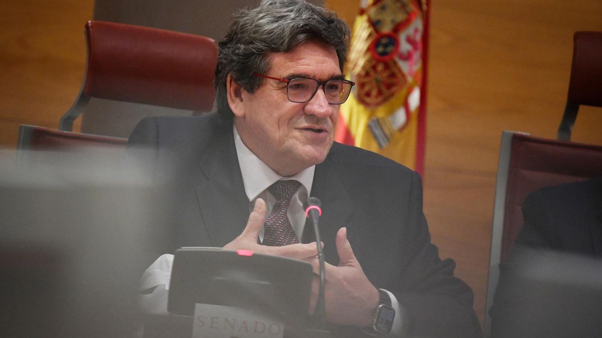El ministro para la Transformación Digital y de la Función Pública, José Luis Escrivá, durante la Comisión de Transformación Digital, en el Senado, a 7 de marzo de 2024, en Madrid (España).