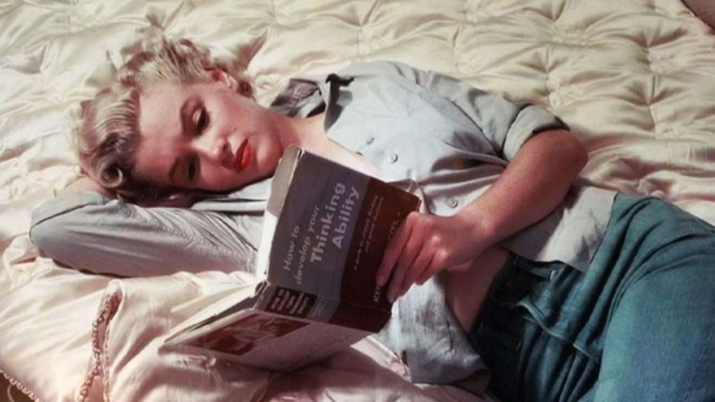 La biblioteca de Marilyn Monroe: entre rodaje y rodaje, siempre que podía tenía un libro entre las manos