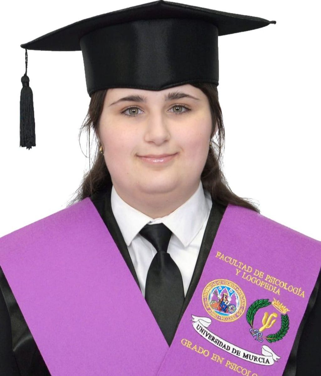 La joven se graduó en Psicología en la Universidad de Murcia
