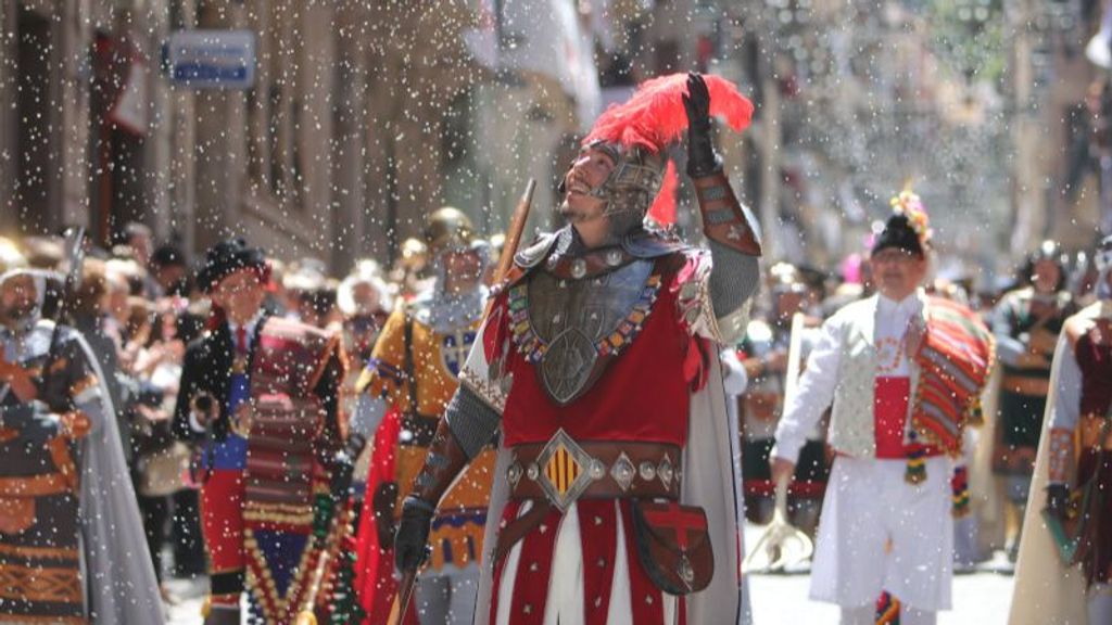 Alcoy da el pistoletazo de salida a sus fiestas de Moros y Cristianos