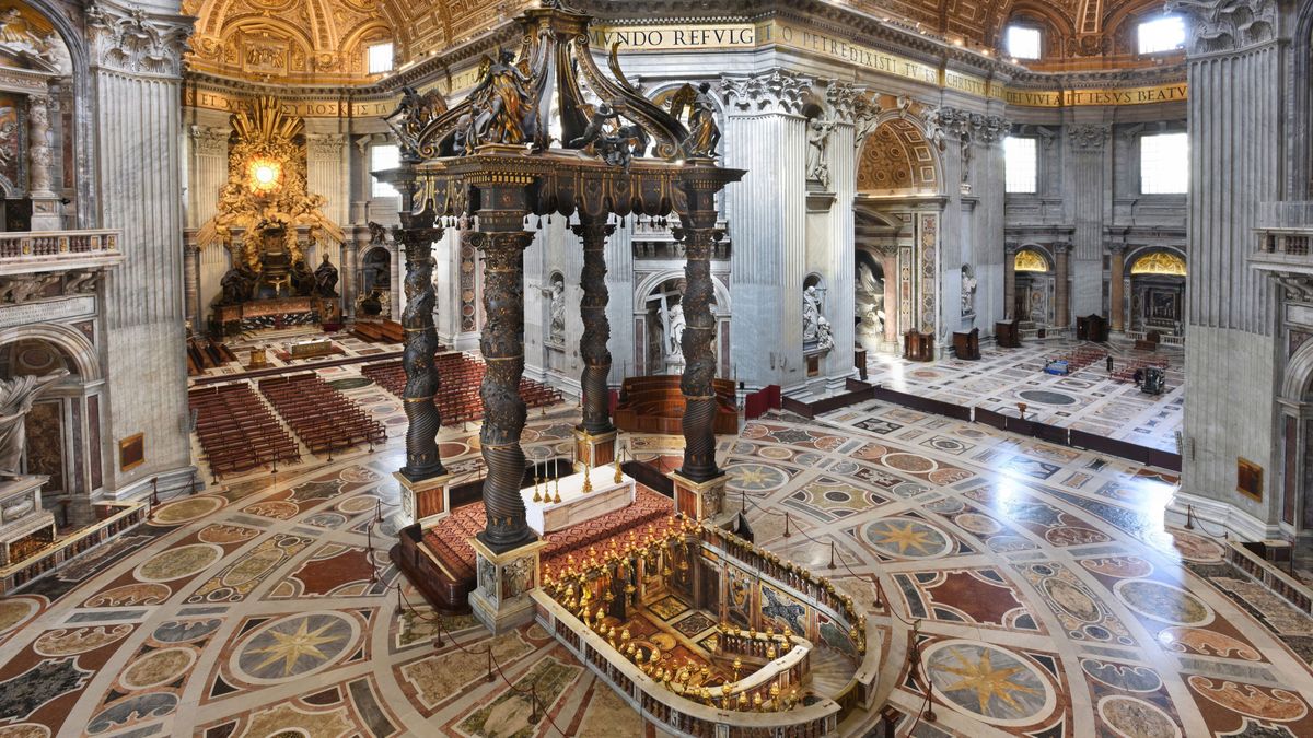 Baldaquino de Bernini en la Basílica de San Pedro del Vaticano